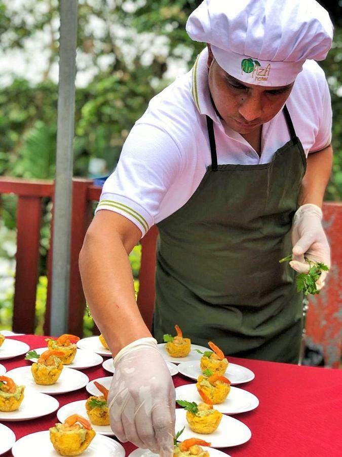 Hotel Araza - Lago Agrio ヌエバ・ロハ エクステリア 写真